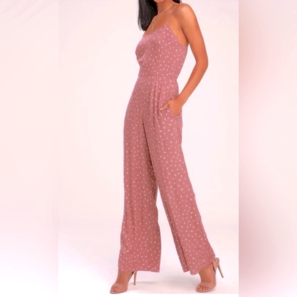 Lulu’s Flirty In Demand V-neck Jumpsuit in Mauve & White